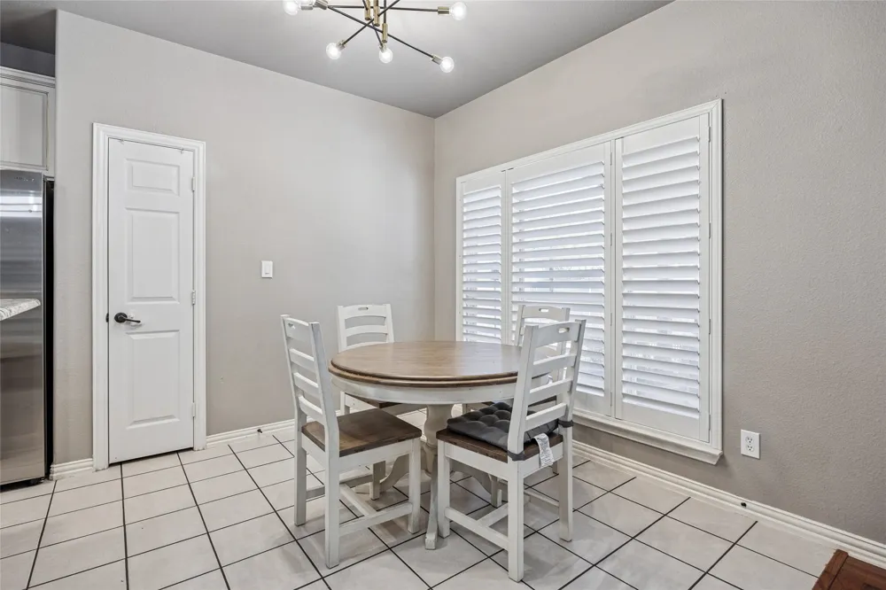 507 Mattie Lane Lake Dallas, TX 75065