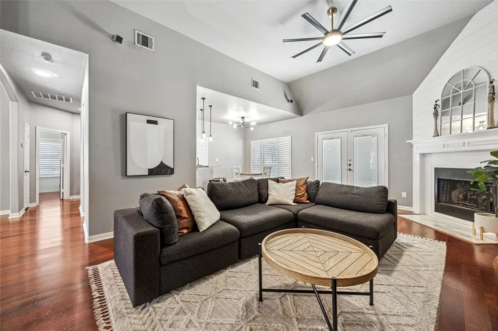 507 Mattie Lane Lake Dallas, TX 75065