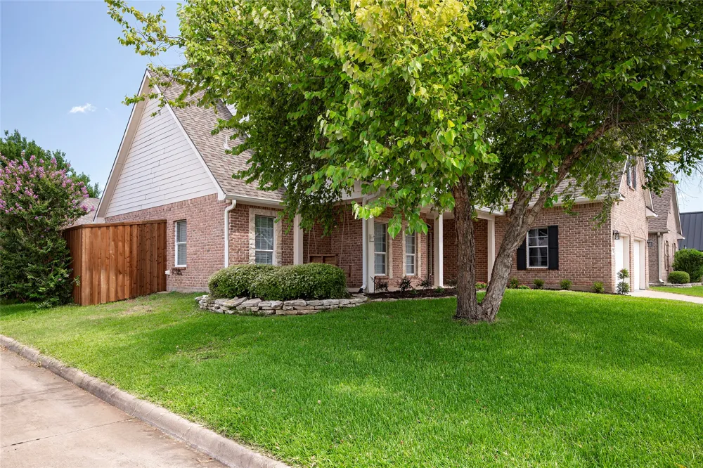 507 Mattie Lane Lake Dallas, TX 75065