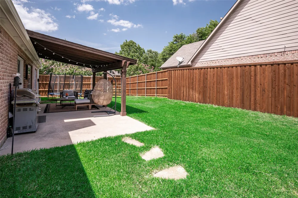 507 Mattie Lane Lake Dallas, TX 75065