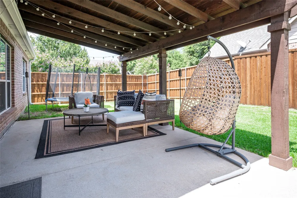 507 Mattie Lane Lake Dallas, TX 75065