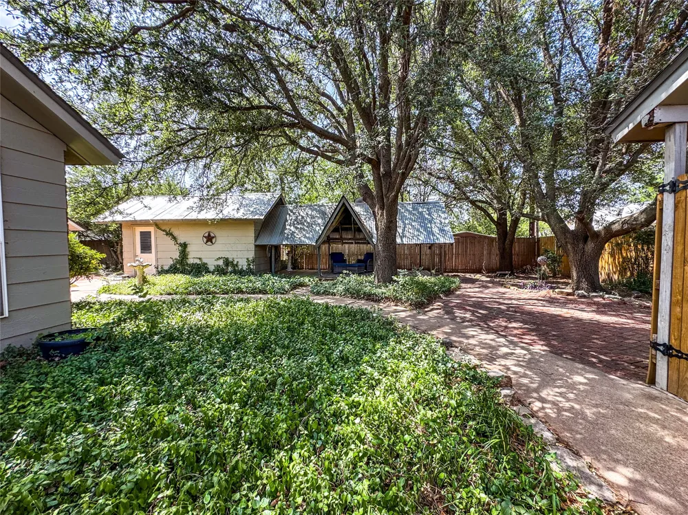703 Avenue E Haskell, TX 79521