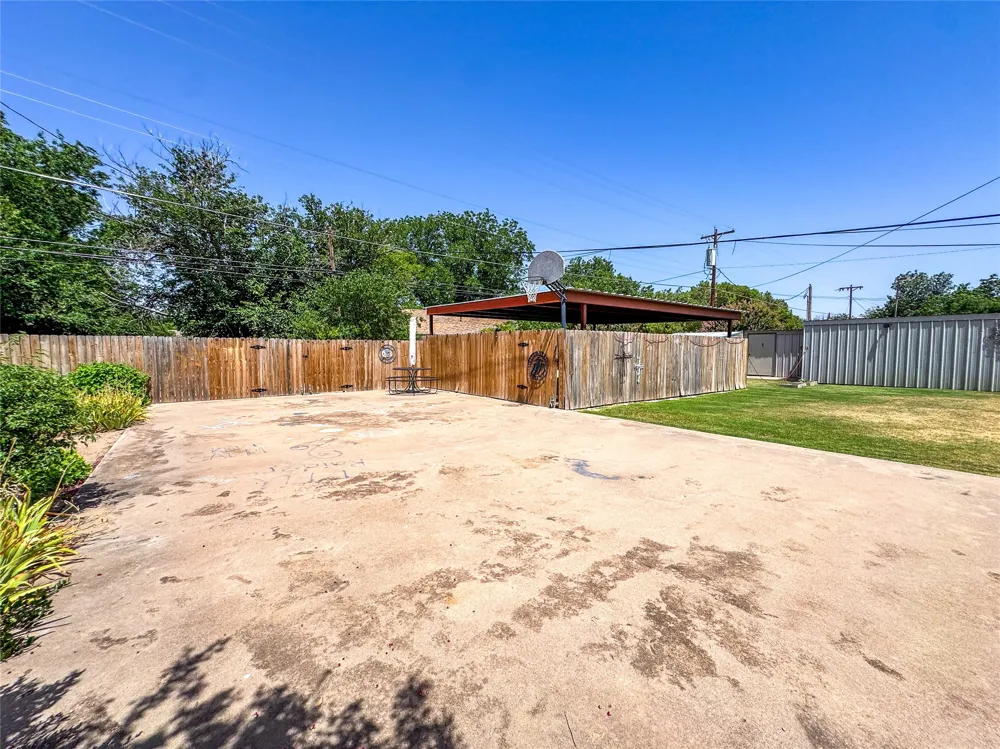 703 Avenue E Haskell, TX 79521