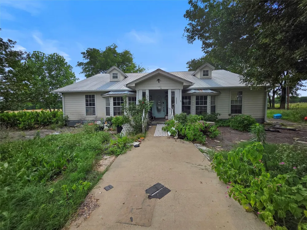 1917 County Road 1144 Miller Grove, TX 75472