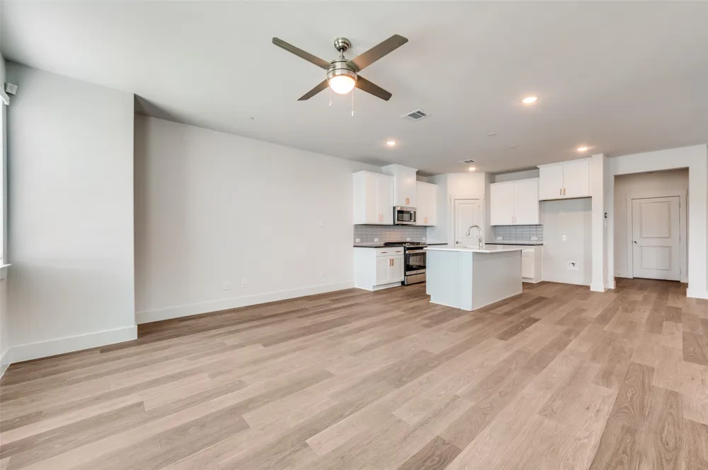 4553 Lamplights Drive Celina, TX 75078