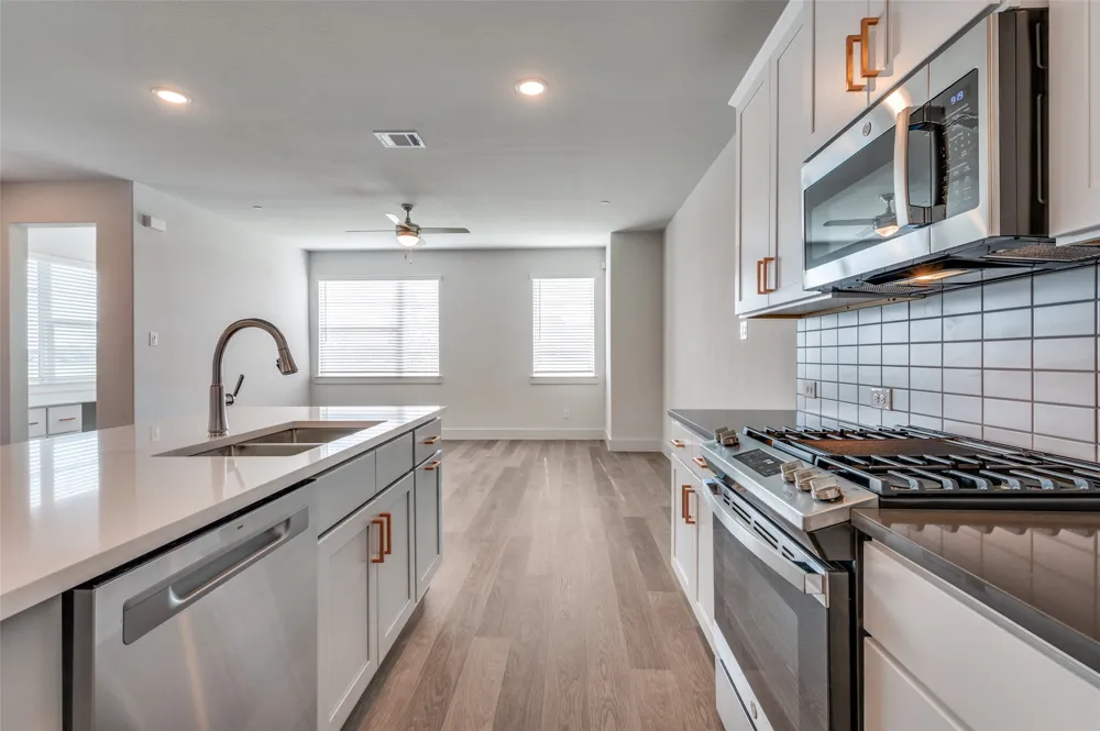 4553 Lamplights Drive Celina, TX 75078