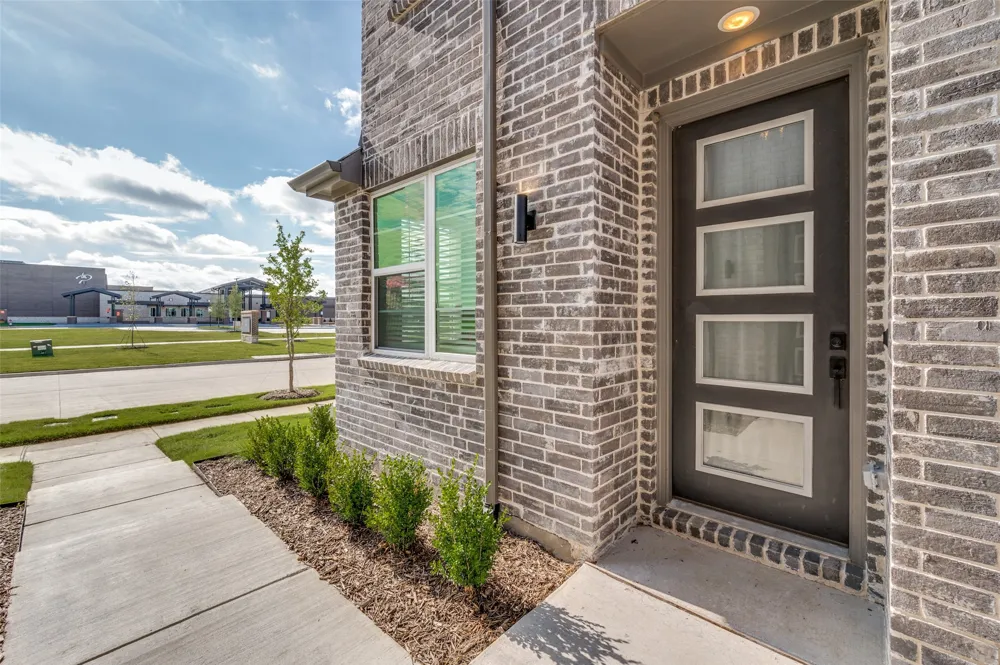 4553 Lamplights Drive Celina, TX 75078