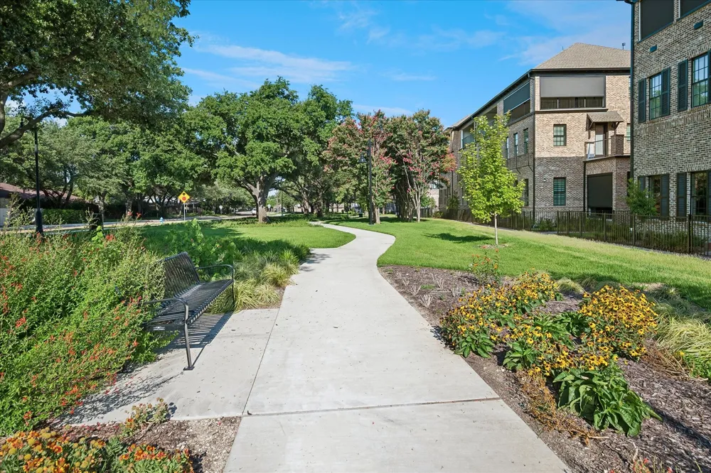 6019 Laurel Lane Addison, TX 75001