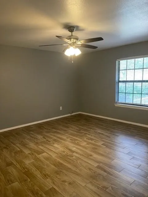 609 Williamsburg Court Granbury, TX 76048