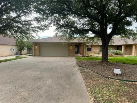 609 Williamsburg Court