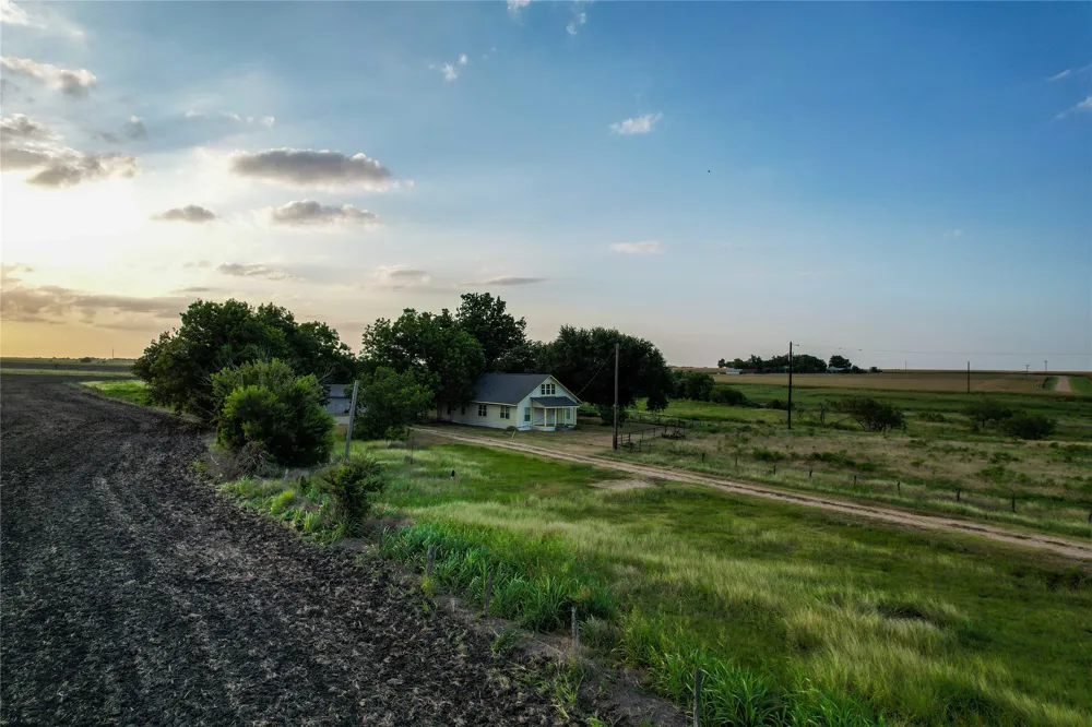 14940 Cathy Creek Road Holland, TX 76534