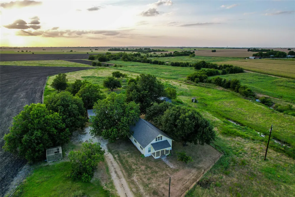 14940 Cathy Creek Road Holland, TX 76534