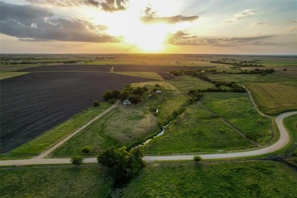 14940 Cathy Creek Road Holland, TX 76534