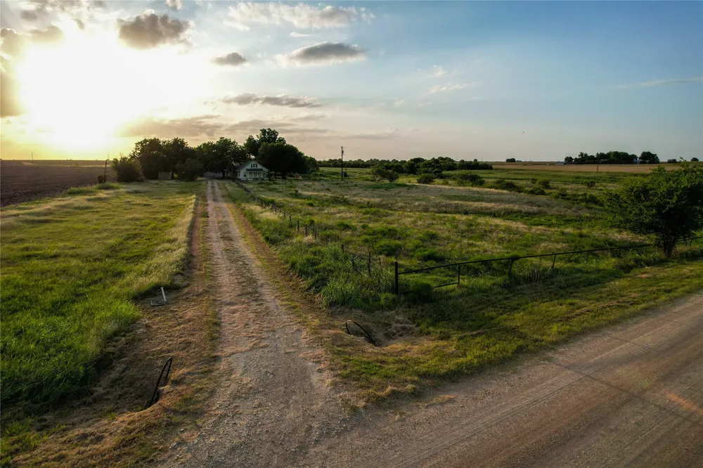 14940 Cathy Creek Road Holland, TX 76534