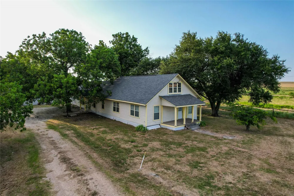 14940 Cathy Creek Road Holland, TX 76534