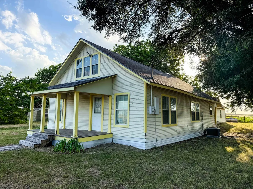 14940 Cathy Creek Road Holland, TX 76534
