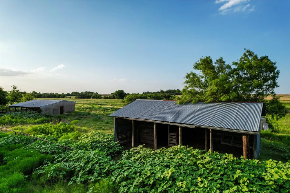 14940 Cathy Creek Road Holland, TX 76534