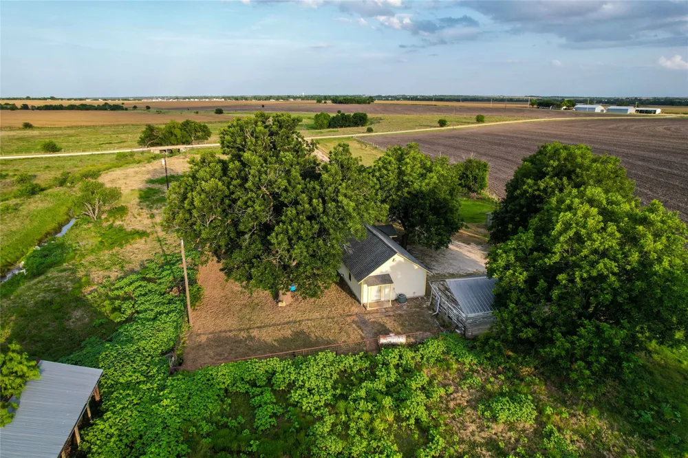 14940 Cathy Creek Road Holland, TX 76534