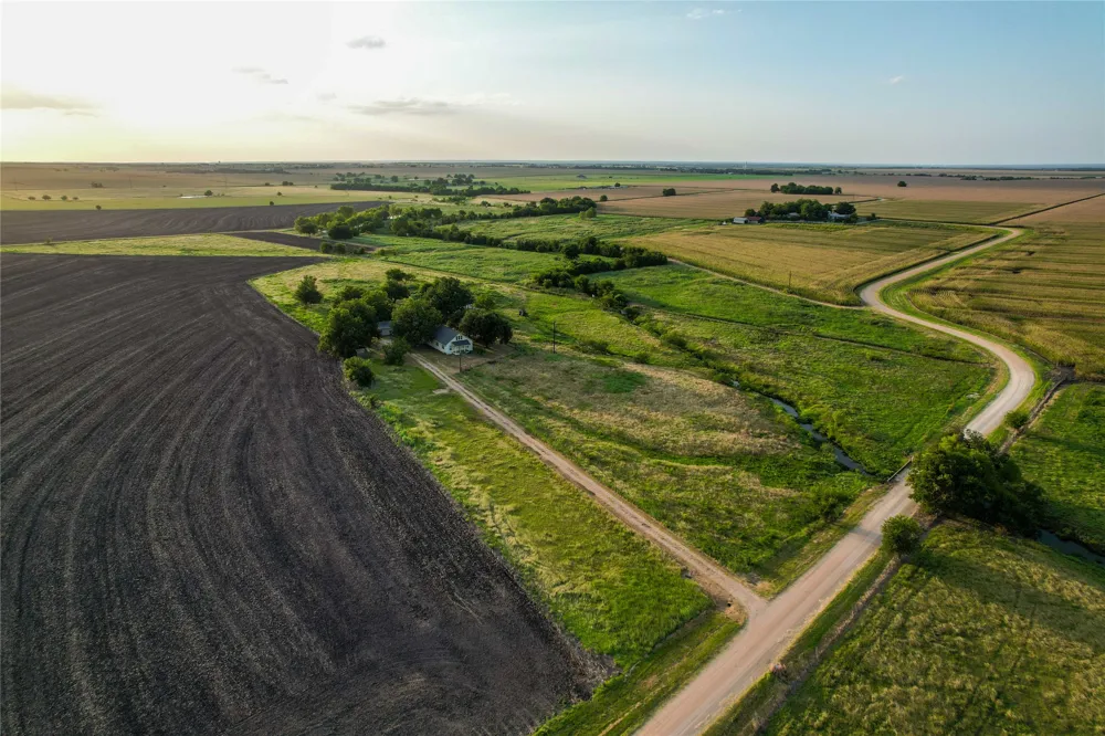 14940 Cathy Creek Road Holland, TX 76534