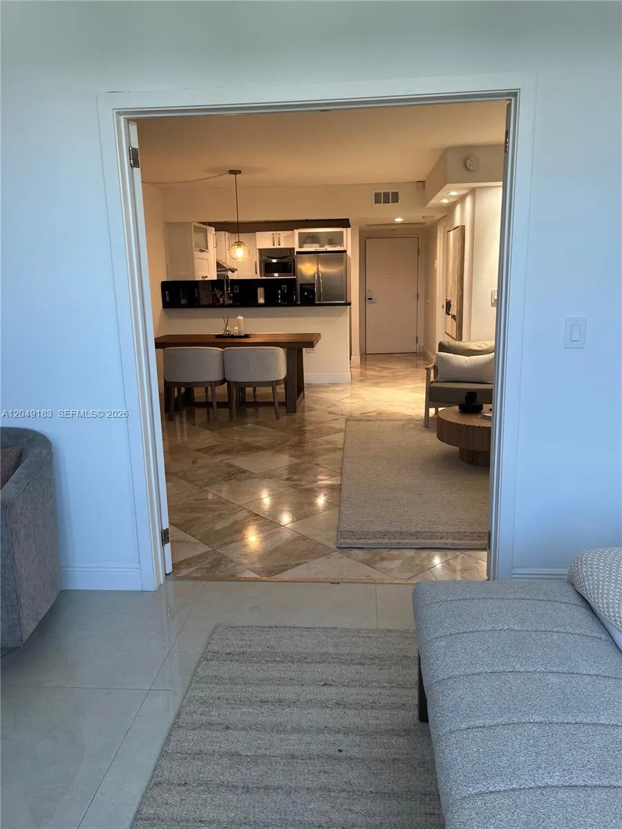 2301 Collins Ave #731 Miami Beach, FL 33139