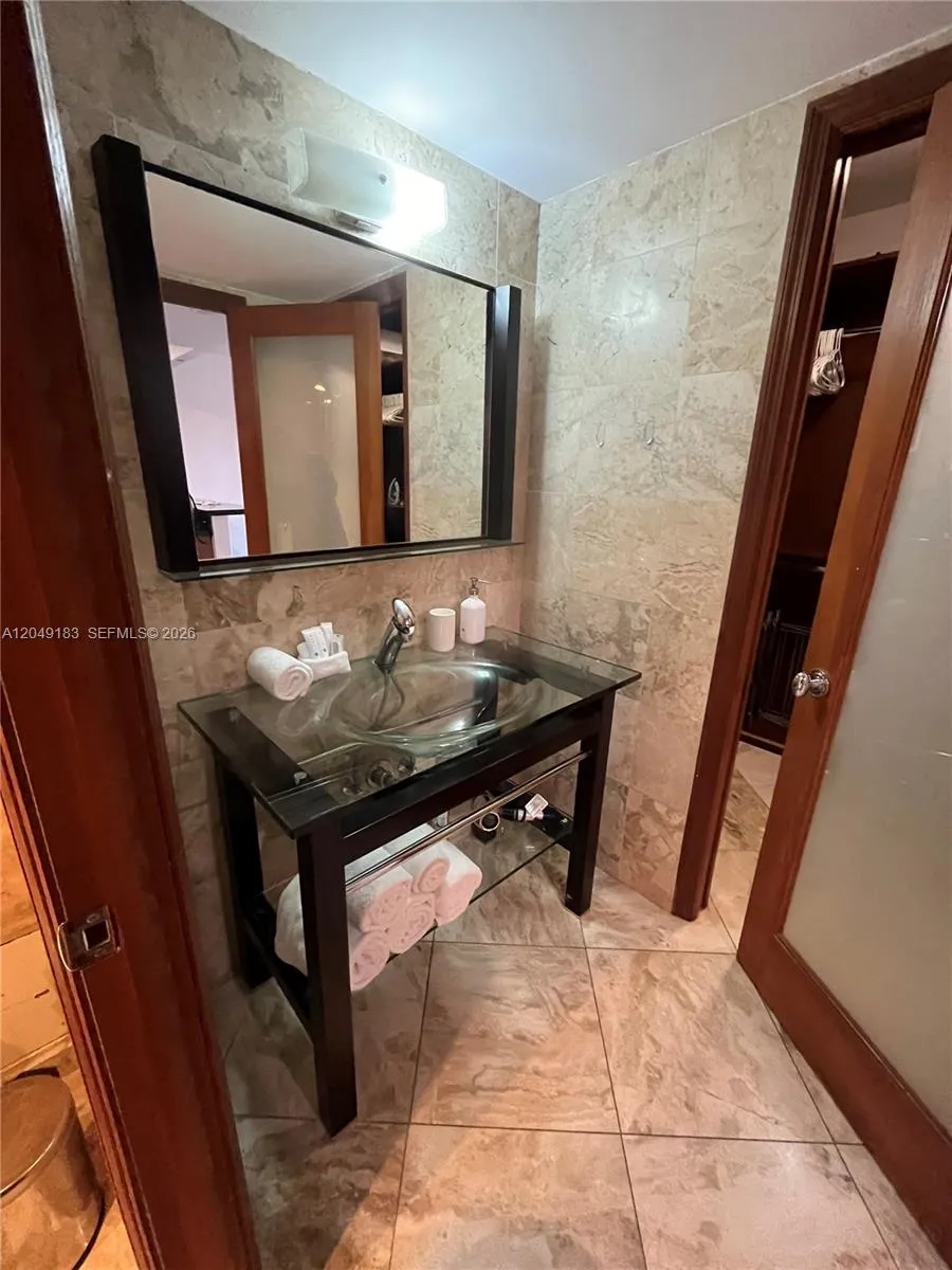 2301 Collins Ave #731 Miami Beach, FL 33139