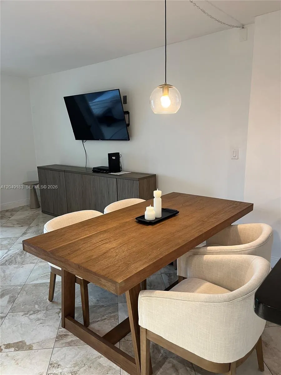 2301 Collins Ave #731 Miami Beach, FL 33139