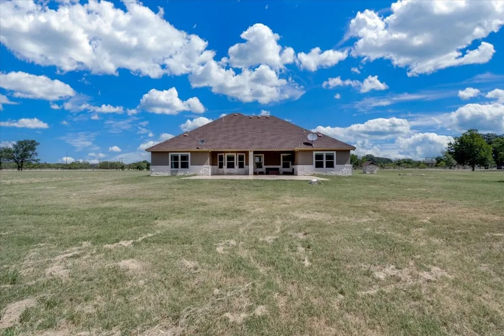 9325 County Road 4074 Scurry, TX 75158