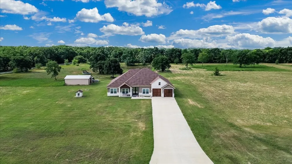 9325 County Road 4074 Scurry, TX 75158
