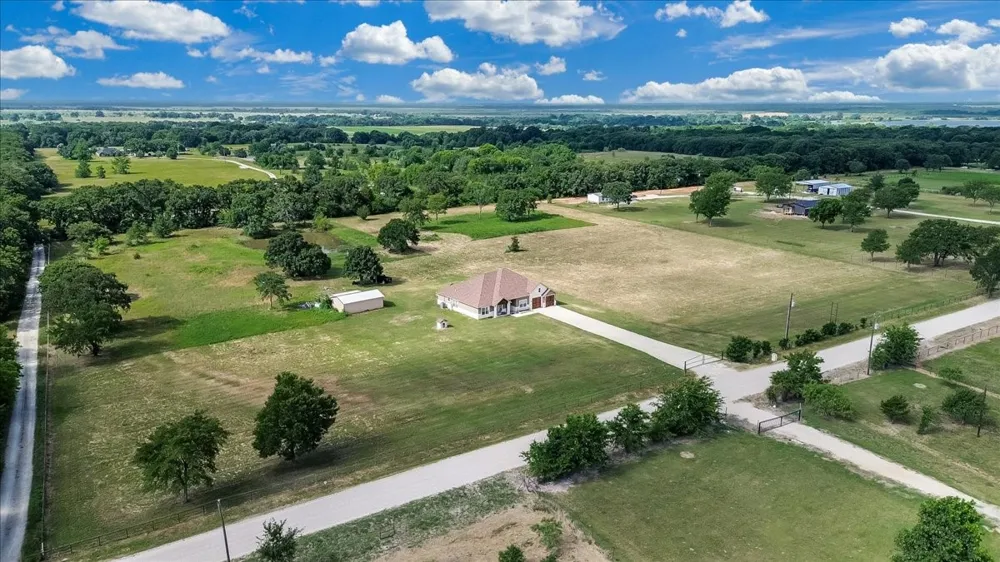 9325 County Road 4074 Scurry, TX 75158