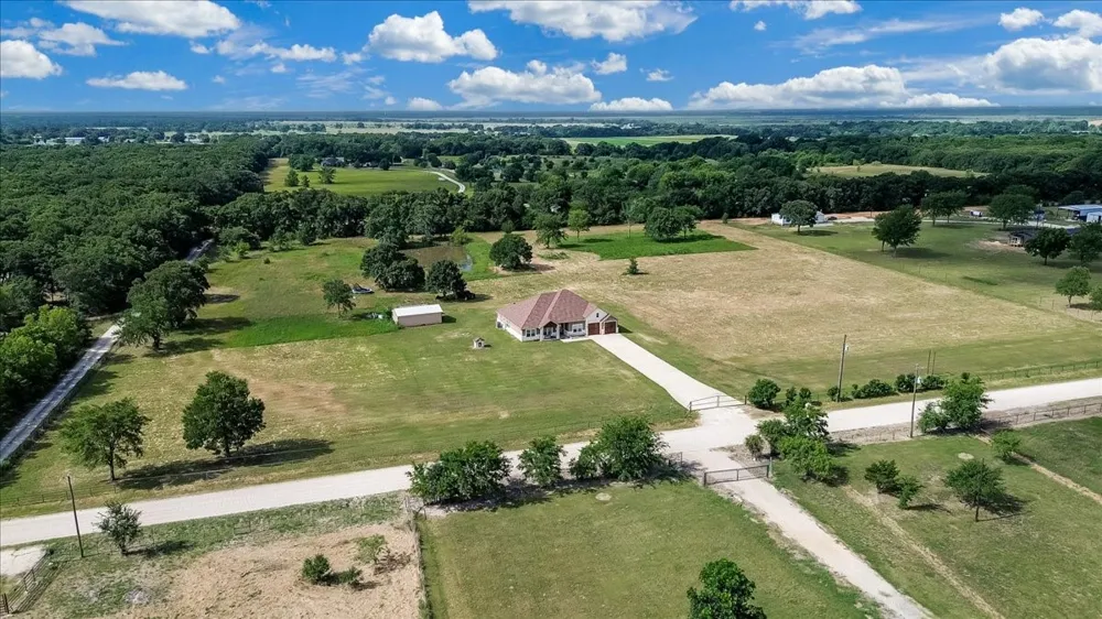 9325 County Road 4074 Scurry, TX 75158