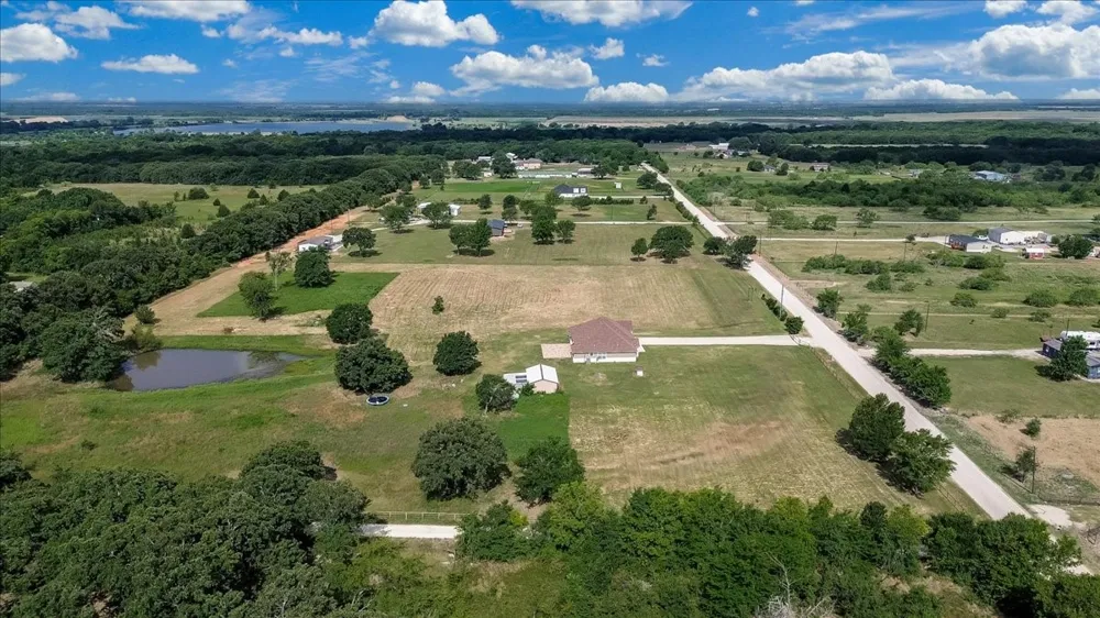 9325 County Road 4074 Scurry, TX 75158