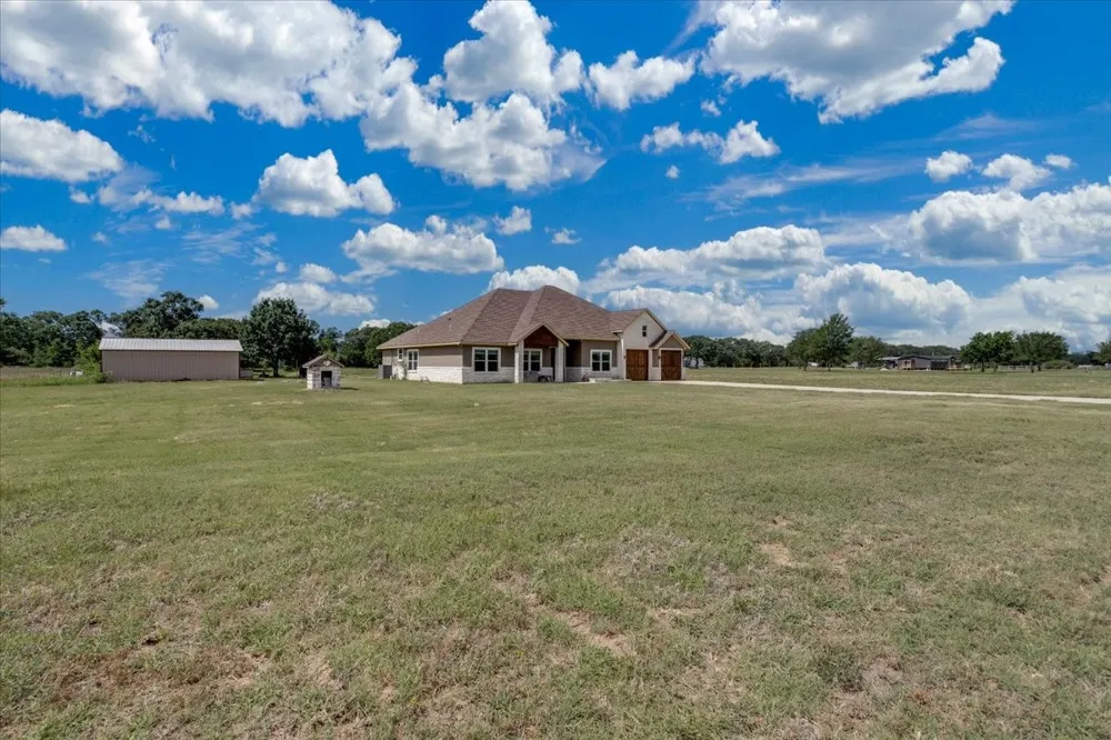 9325 County Road 4074 Scurry, TX 75158