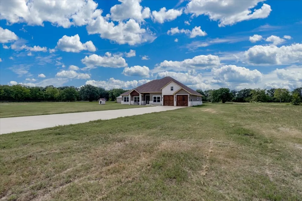 9325 County Road 4074 Scurry, TX 75158