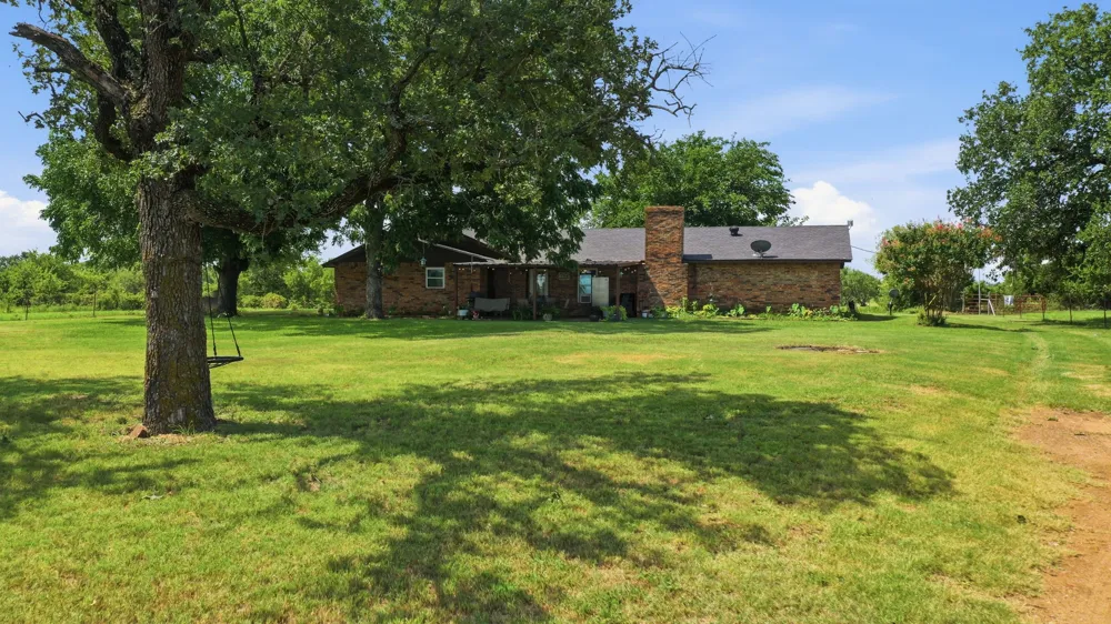 270 County Road 425 De Leon, TX 76444