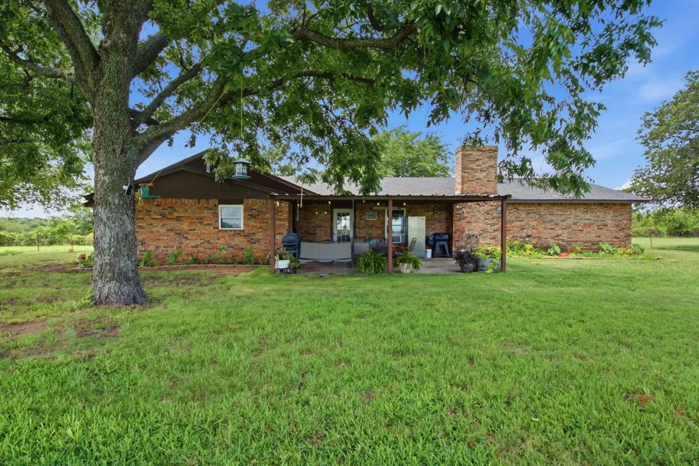 270 County Road 425 De Leon, TX 76444