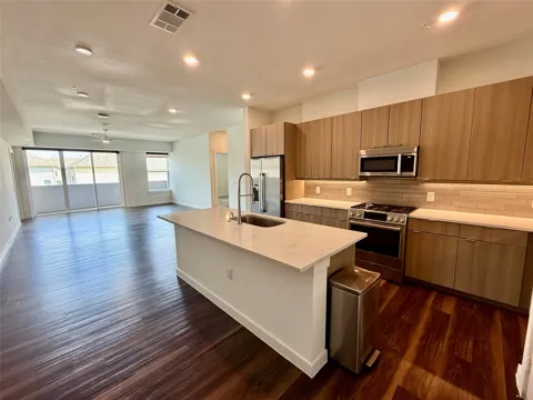 7450 Coronado Avenue #424