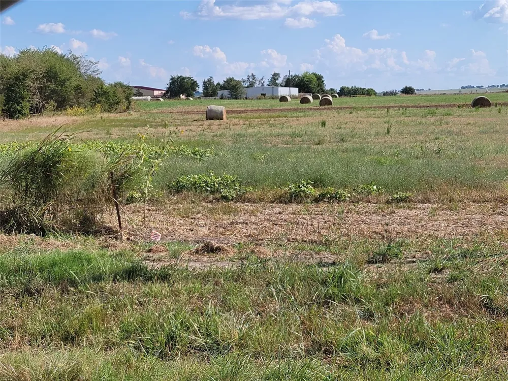 HWY 82 Lindsay, TX 76250