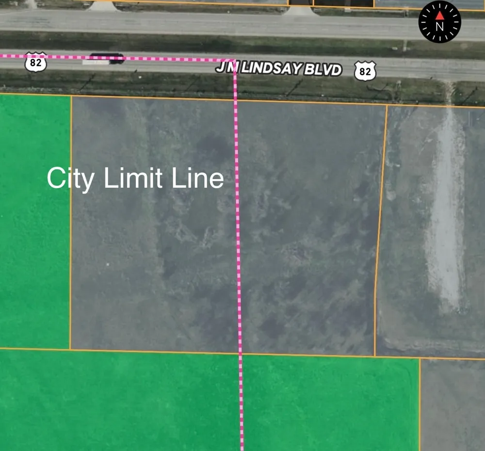 HWY 82 Lindsay, TX 76250