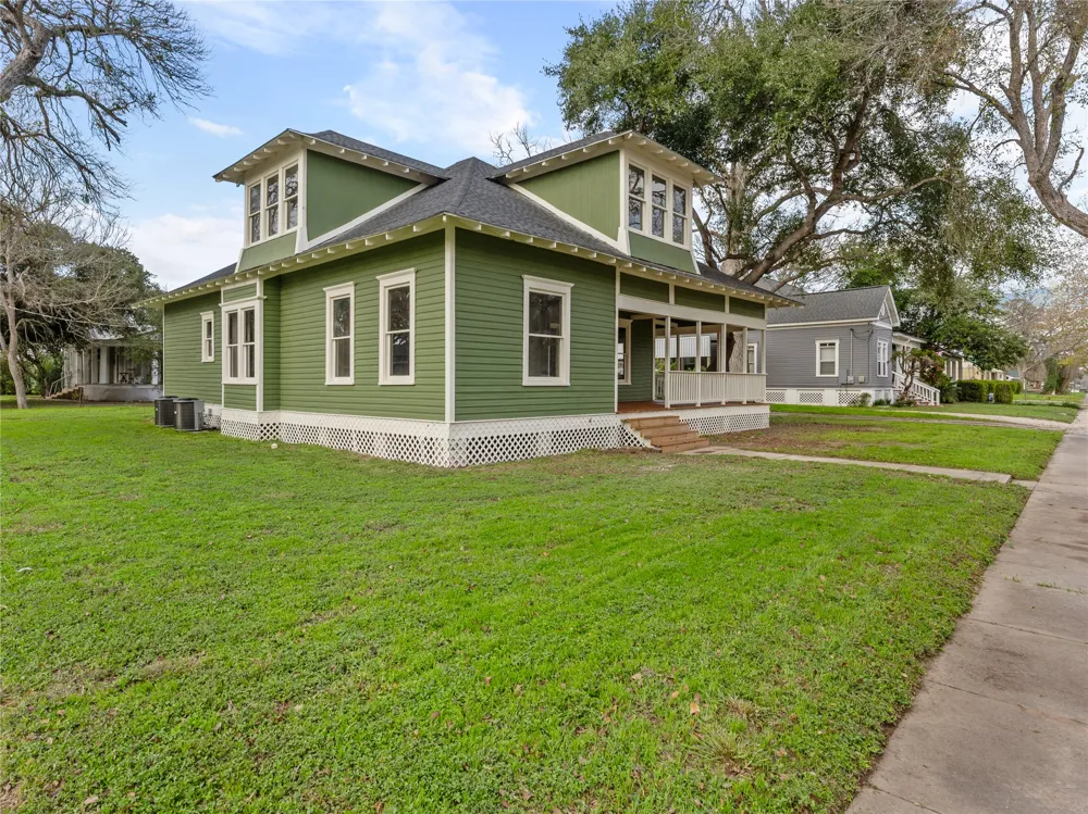 603 Saint Francis Street Gonzales, TX 78629