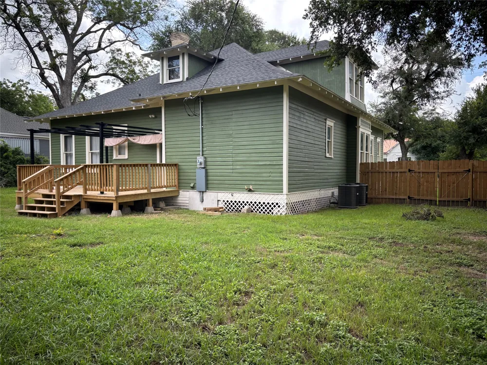 603 Saint Francis Street Gonzales, TX 78629