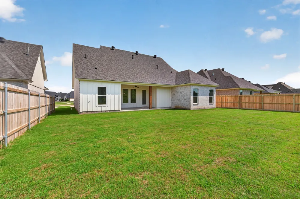 35 Turtle Creek Drive Benton, LA 71006