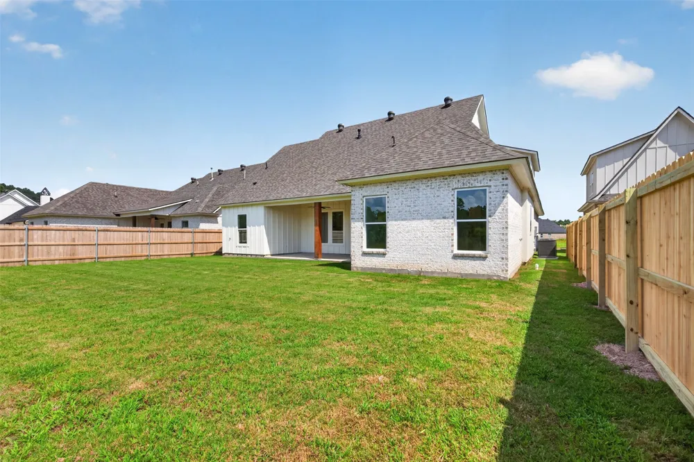 35 Turtle Creek Drive Benton, LA 71006