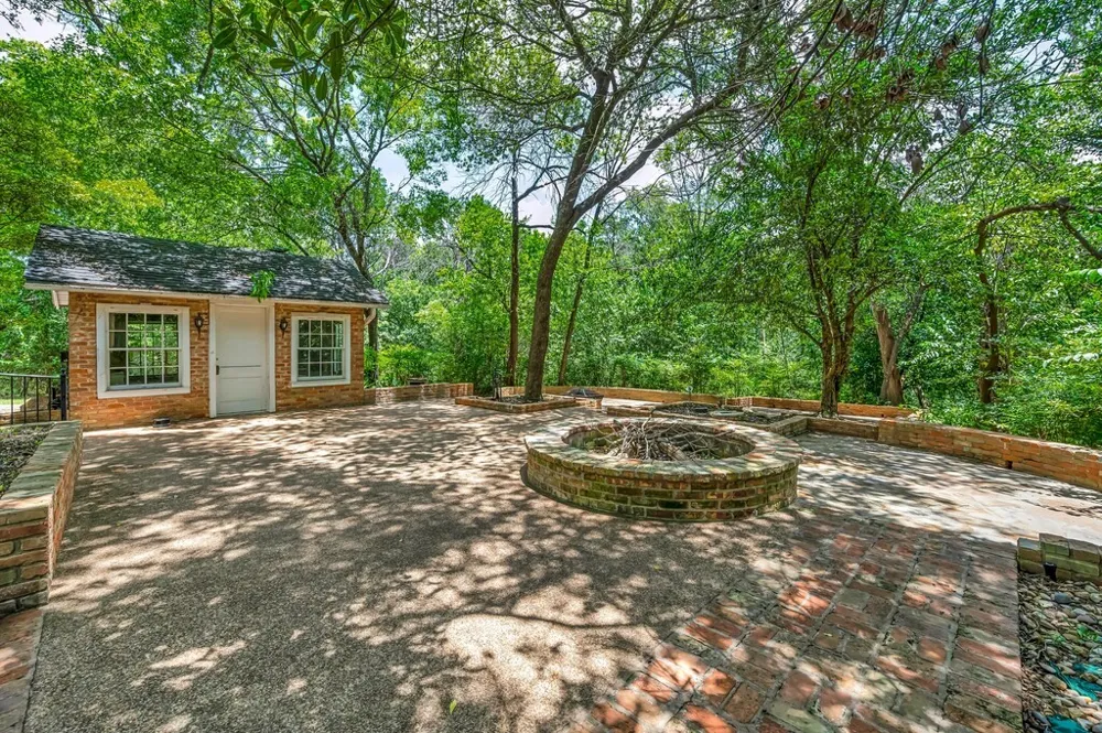 2825 Lake Air Drive Waco, TX 76710