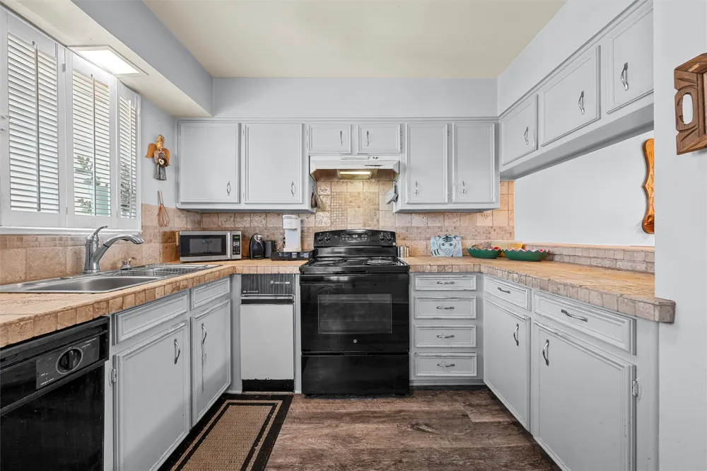 2905 Lake Shore Drive #204 Waco, TX 76708