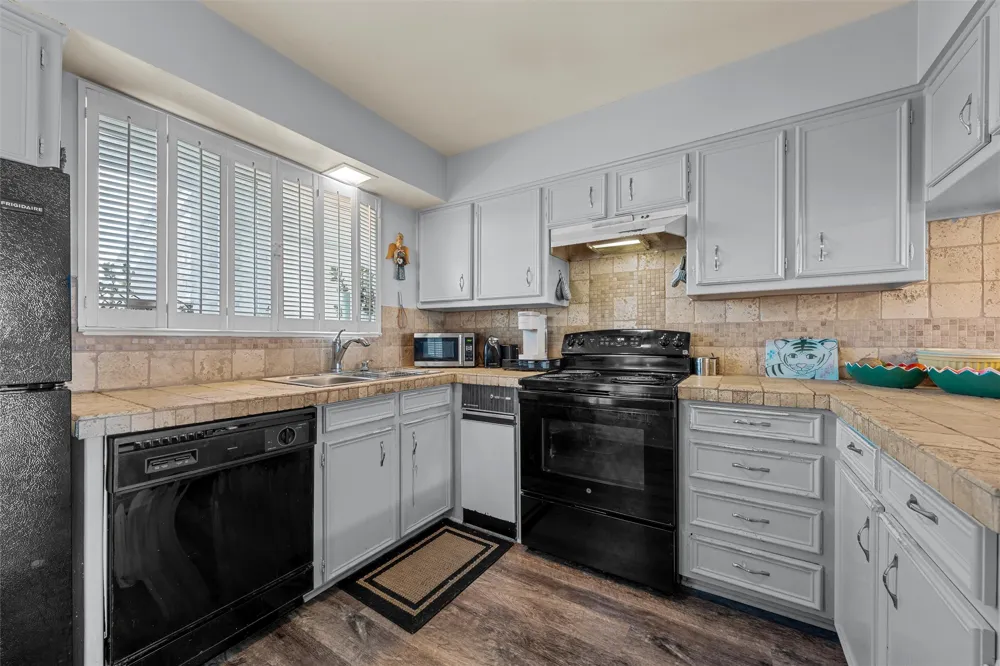 2905 Lake Shore Drive #204 Waco, TX 76708