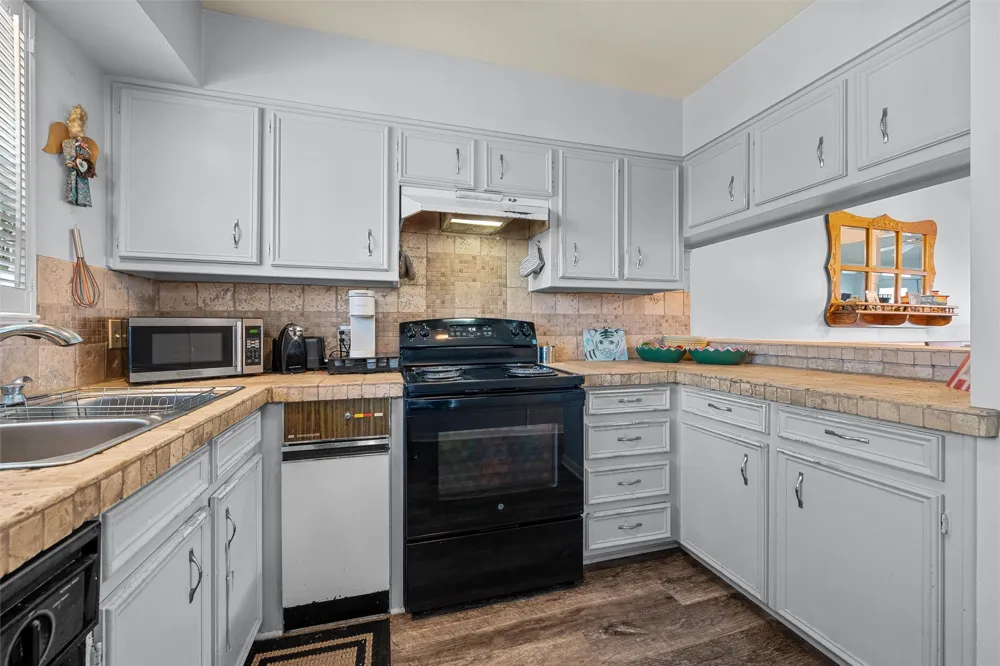 2905 Lake Shore Drive #204 Waco, TX 76708