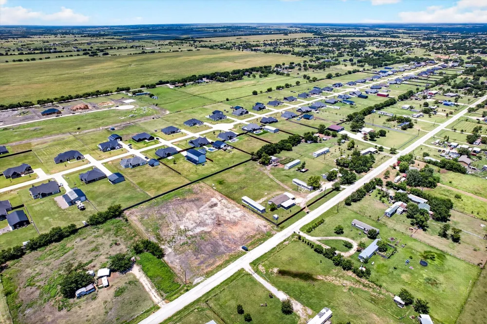 8572 Houston Road Krum, TX 76266