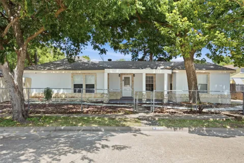 1143 Newport Avenue