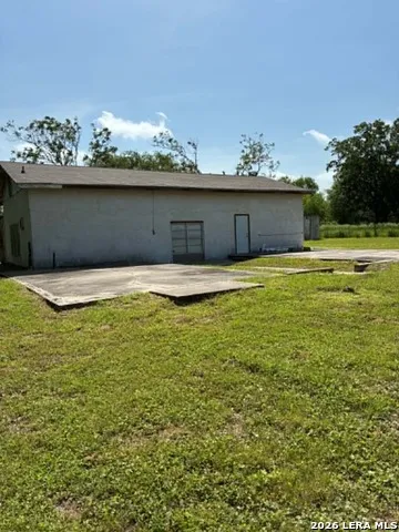 261 CR 402 Beeville, TX 78102