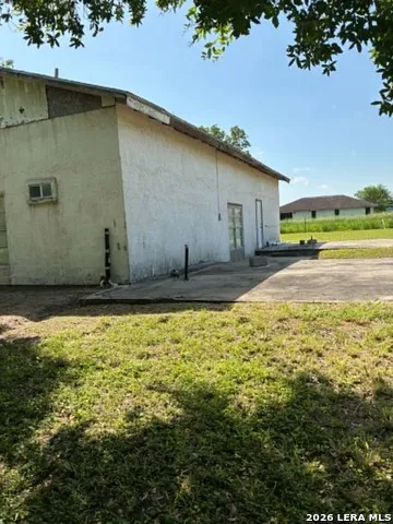 261 CR 402 Beeville, TX 78102